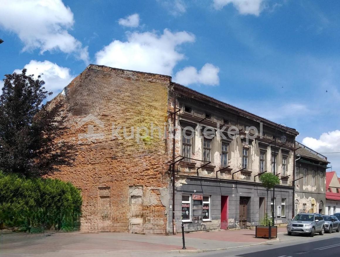 Budynek kamienicy w Wadowicach do rozbiórki, sprzedaż wierzytelności zabezpieczonej hipoteką