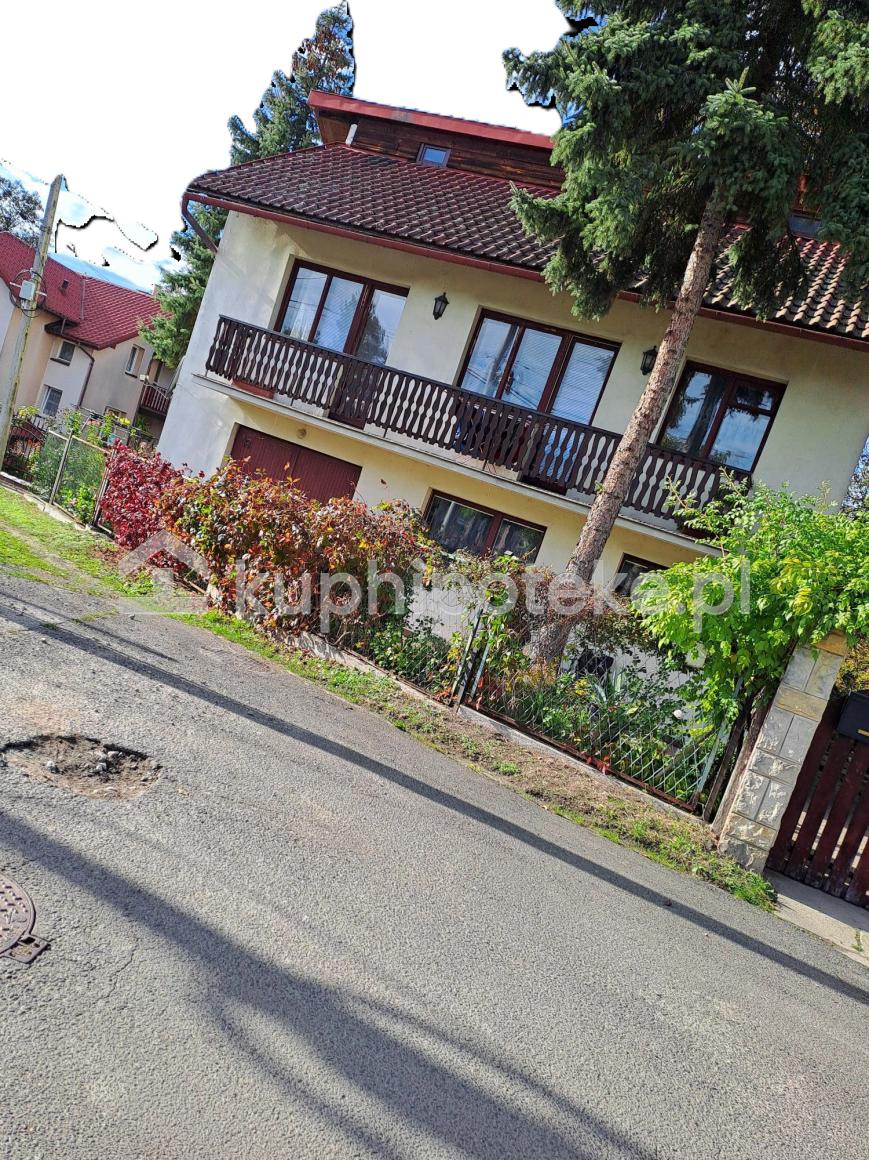 Duży dom przy lotnisku w Krakowie