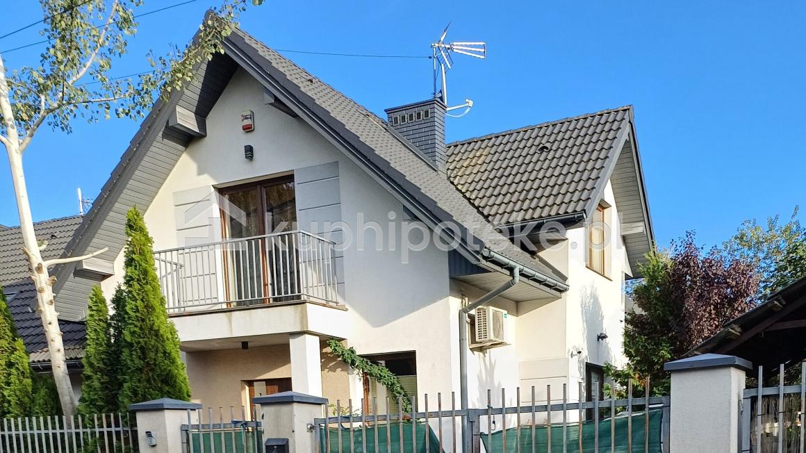 Bliźniak z poddaszem i tarasem, Chotomów, sprzedaż wierzytelności hipotecznej