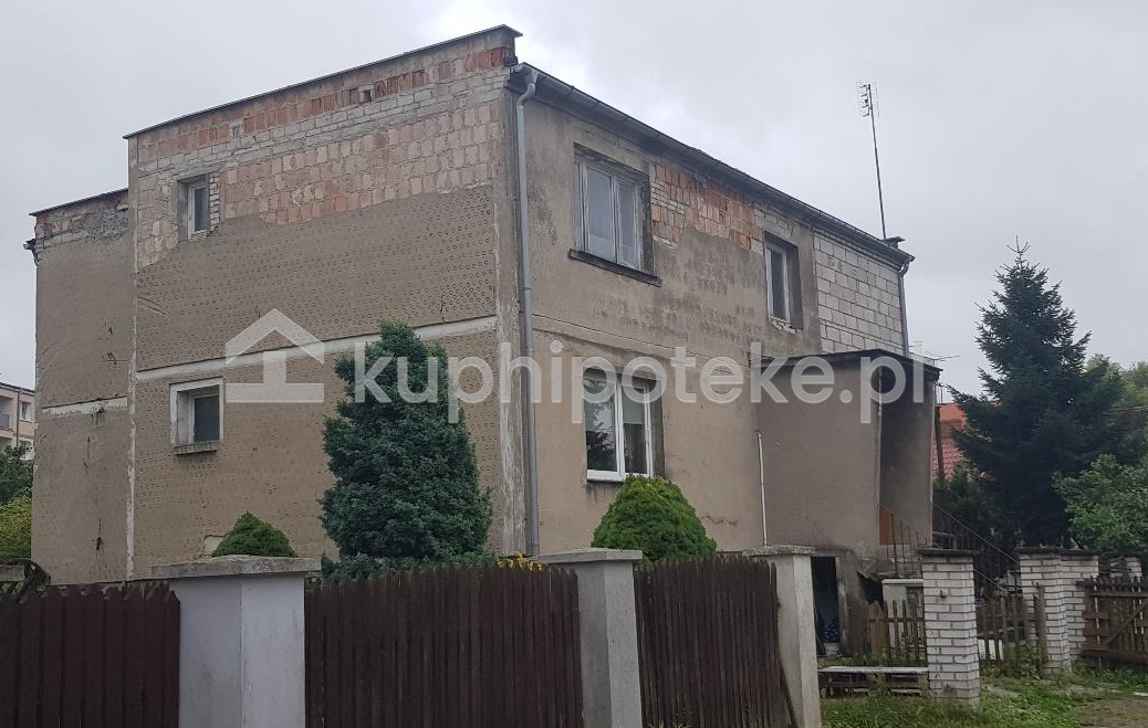 Dom dwupiętrowy z ogrodem w Wałczu, sprzedaż wierzytelności hipotecznej