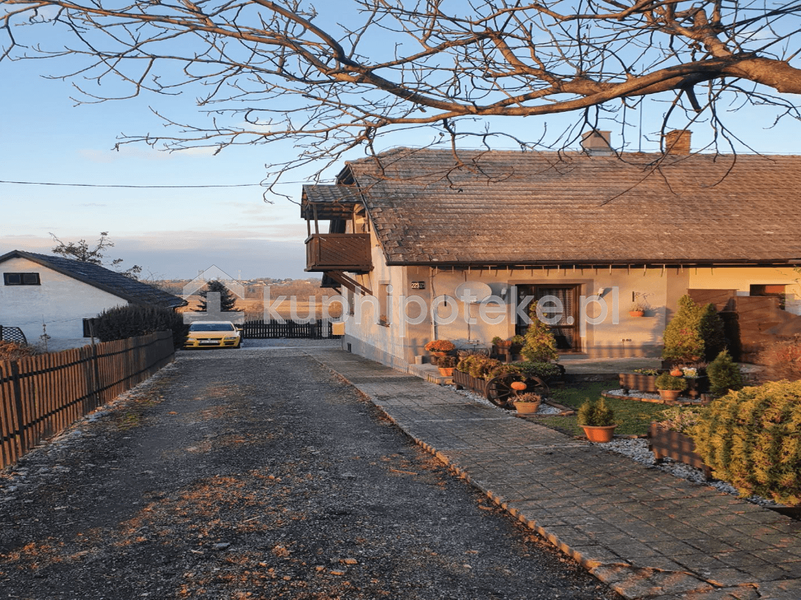Dom na ogrodzonej działce w okolicy Bielska-Białej - sprzedaż długu hipotecznego