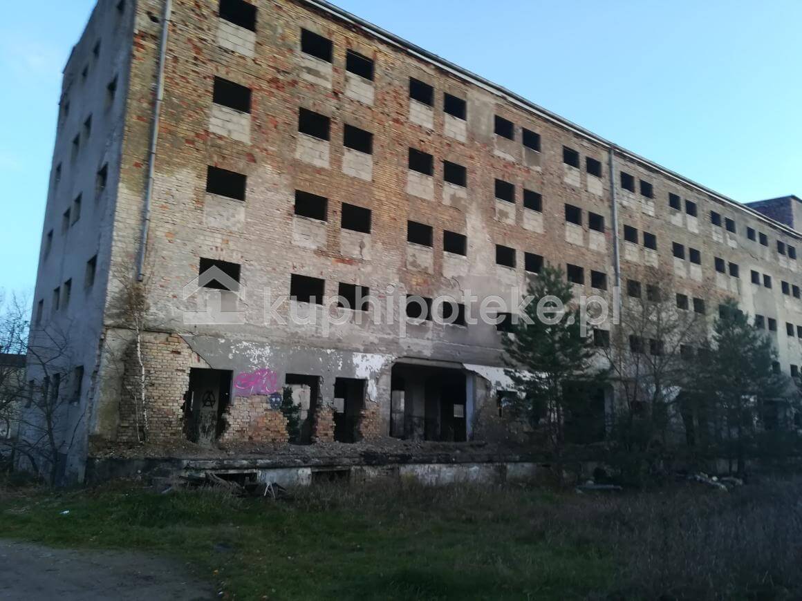 Działka gruntu zabudowana budynkami w stanie do kapitalnego remontu, Borne Sulinowo - przedmiot wierzytelności hipotecznej