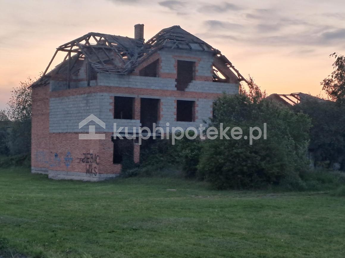 Działka zabudowana budynkiem mieszkalnym do remontu, Rawicz- sprzedaż wierzytelności hipotecznej