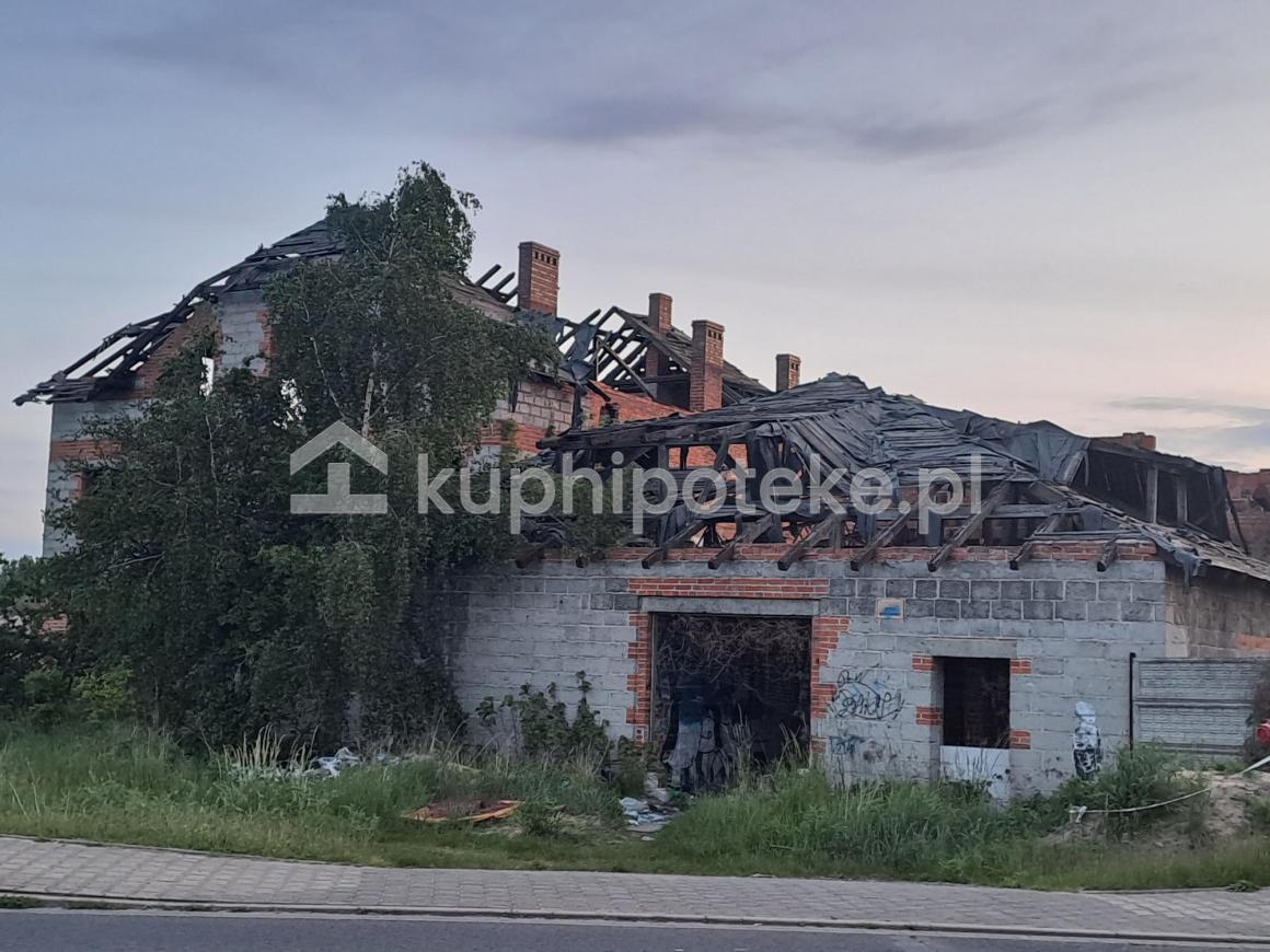 Działka zabudowana budynkiem mieszkalnym oraz budynkiem masarni, Rawicz - sprzedaż wierzytelności hipotecznej.