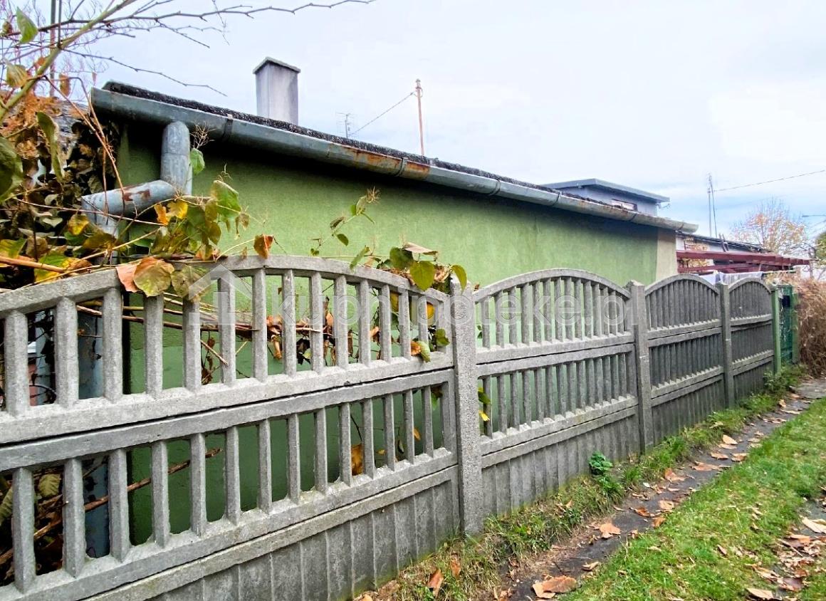 Dom ogrodzony płotem w Tomaszowie, sprzedaż długu hipotecznego