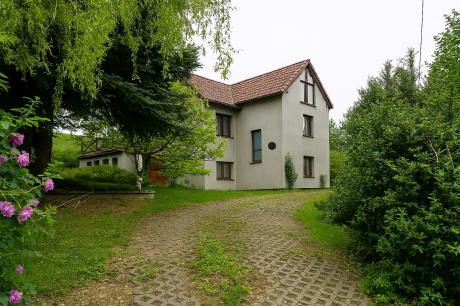 Przestronny dom jednorodzinny w miejscowości Mojesz, dolnośląskie.