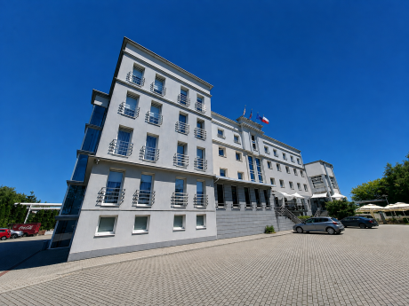 Trzygwiazdkowy hotel z restauracją, SPA i zapleczem konferencyjnym w Mielcu