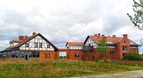 Przedmiot zabezpieczenia- Kompleks budynków o charakterze hotelowym w okolicy Kołobrzegu